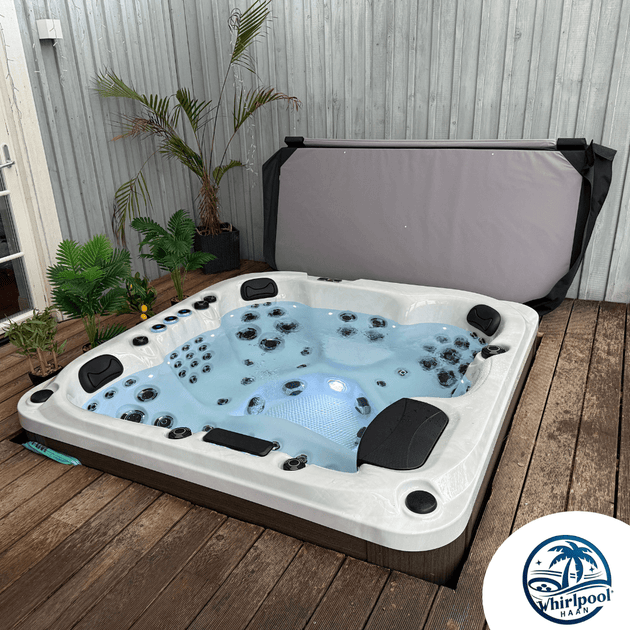 Jacuzzi zu Weihnachten? Klar, warum nicht! Whirlpool Haan